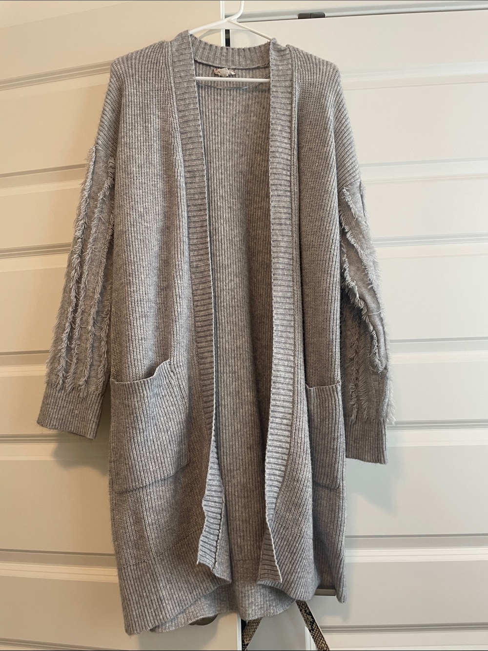 Hem & Thread Light Gray Open-Front Fringe Sleeve Cardigan